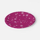 紫のクリスマスホリデーのスノーフレーク・パターン ペーパープレート (アングル)