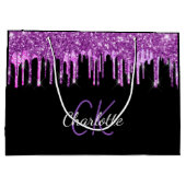 紫のグリッターは黒ピンクのモノグラムの花を乾燥させる ラージペーパーバッグ (裏面)