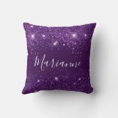 紫のグリッターモノグラム名スクリプト クッション (裏面)