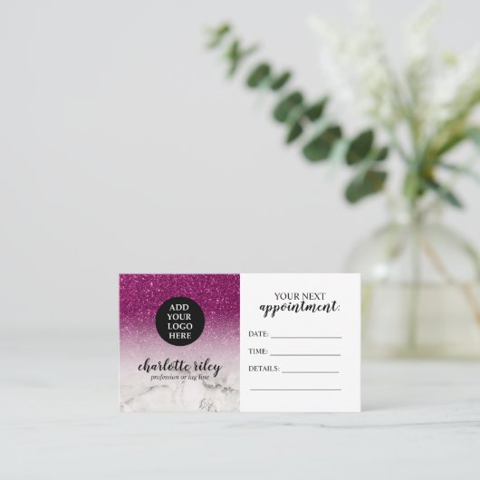紫のグリッター白い大理石の筆記体あなたのロゴを追加 名刺 (スタンド正面)