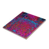 紫のサイケデリックリリーフラワーマゼンタガーデン タイル (側面)