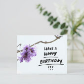 紫のジャカランダの花の誕生日 ポストカード (スタンド正面)