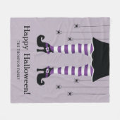 紫のストライプの魔女の脚とクモのハロウィーン フリースブランケット (正面(横))