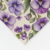 紫のスミレを白に フリースブランケット (角)