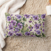 紫のスミレを白に ランバークッション (ブランケット)
