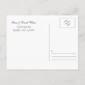 紫のティール(緑がかった色)青い孔雀の結婚式の日付を保存 案内ポストカード (裏面)