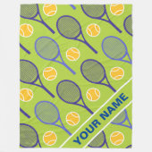 紫🎾のテニスラケット、緑、名前をカスタムする フリースブランケット (正面)