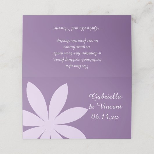 紫のデイジーの花結婚のチャリティーの恩恵 プレイスカード (外部開封)