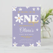 紫のデイジーは彼女はonederful 1歳の誕生日ではない 招待状 (スタンド正面)