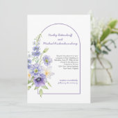 紫のデイジー、アネモネス、バラフローラアーチ 招待状 (スタンド正面)