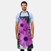 紫のデイジー エプロン (着用した状態)