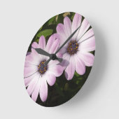紫のデイジー ラウンド壁時計 (傾斜)