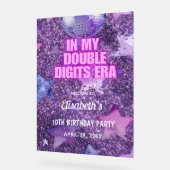 紫のトレンディーの私のダブルデジットの時代誕生日 アクリルサイン (傾斜)