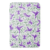 紫のハチドリと緑の花と葉 バスマット (正面縦)