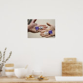 紫のハート受給者がメダルを提示する ポスター (キッチン)