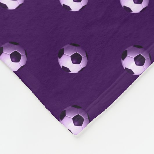 紫のパーソナライズされたサッカーボールの名前 フリースブランケット (角)
