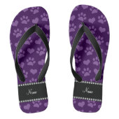 紫のパーソナライズされたハートと足の跡に名前を付ける ビーチサンダル (フットベッド)
