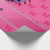 紫のパーソナライズされたレディバマピンクの蝶の名前 ラッピングペーパー (角)