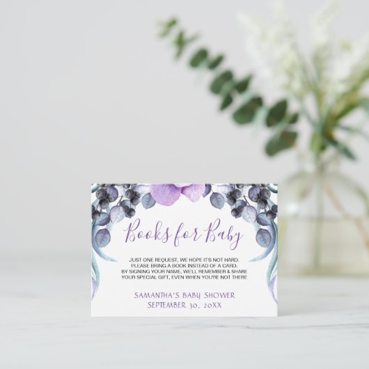 紫のフローラかわいらしがブックカードを持ち込む赤ちゃんシャワー エンクロージャーカード (スタンド正面)
