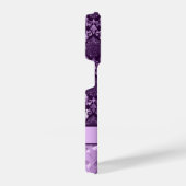紫のフローラエレガントダマスクのメタリックテクスチャ iPhoneケース (右側面)