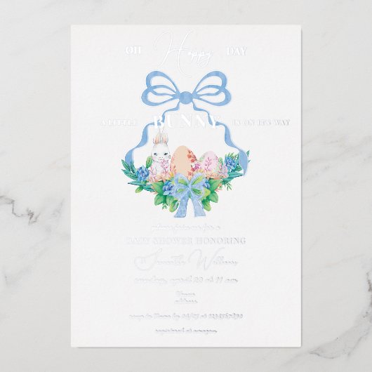 紫のフローラクレストイースターバニーボーイベビーシャワー 箔招待状 (正面)