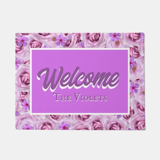 紫のフローラパーソナライズされた入り口へようこそ ドアマット (正面)