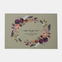 紫のフローラ来リースを歓迎 ドアマット