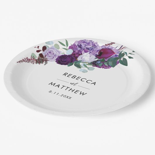 紫のフローラ水色のスクリプトウェディングレセプション ペーパープレート (アングル)