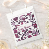 紫のフローラ赤ちゃんシャワー フェイバーバッグ (クリップ留めされた状態)
