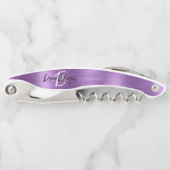 紫のブラシフェイクド仕上げ金属モノグラムスクリプト ソムリエナイフ (正面)