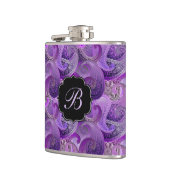 紫のペイズリーダマスクパターンとモノグラム フラスク (左)