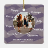 紫のモダンクリスマスの願い家族の写真 セラミックオーナメント (裏面)
