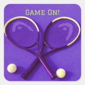 紫のラケットとボールテニスの「ゲームオン」 スクエアシール (正面)