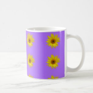 紫の上に黄色のひまわり上に蜂 コーヒーマグカップ