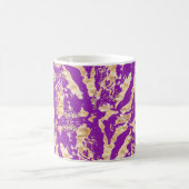 紫の上の金色の輝き コーヒーマグカップ (中央)