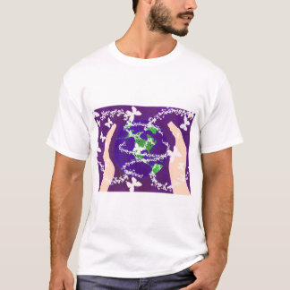 紫の上を世界中の手と蝶 Tシャツ