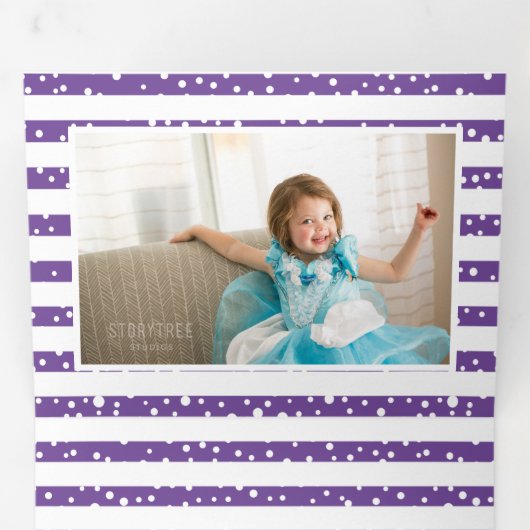 紫の喜びと果実クリスマスの休日の写真 三つ折りクリスマスカード (内部最初)