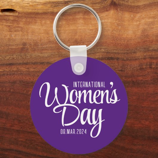 紫の国際的台本の女性デー3月8日 キーホルダー (正面)