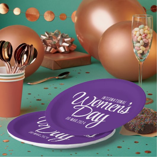 紫の国際的台本の女性デー3月8日 ペーパープレート (複数)