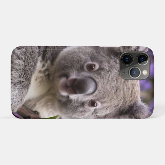 「紫の夢を見るジャカランダの木のコアラ Case-Mate iPhoneケース (裏面(横))