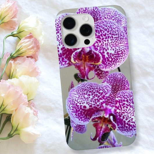 紫の斑入り蘭のクローズアップ写真 Case-Mate iPhoneケース