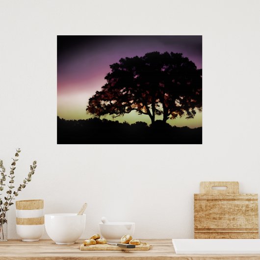 紫の日没とオークの木のシルエット ポスター (キッチン)