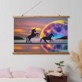 紫の日没、ユニコーン、満月のビーチ 吊り下げ型タペストリー (寝室)