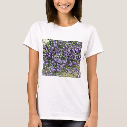 紫の春の花 Tシャツ (正面)
