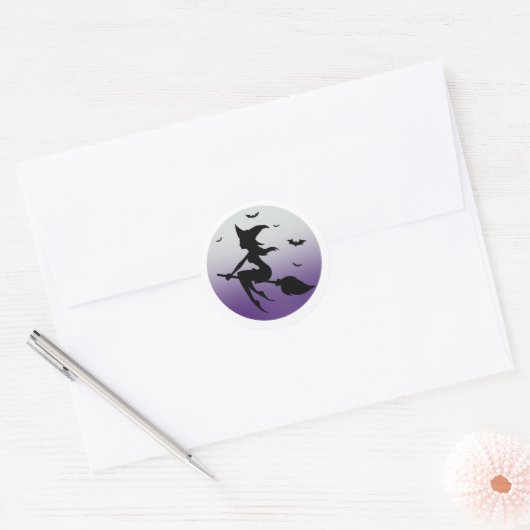 紫の月の魔女のシルエット ラウンドシール (封筒)