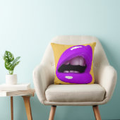 紫の枕に女性の唇 クッション (椅子)