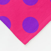 紫の水玉模様オンcerise フリースブランケット (角)