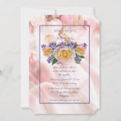 紫の淡い色のアクセントを持つピンクのバラ 招待状 (正面)