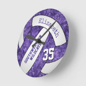 紫の白いカスタムスポーティガーリーなバレーボール室 ラウンド壁時計 (傾斜)