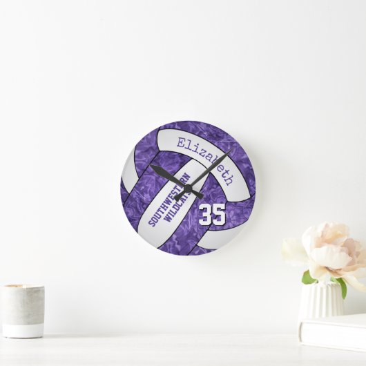 紫の白いカスタムスポーティガーリーなバレーボール室 ラウンド壁時計 (ホーム)
